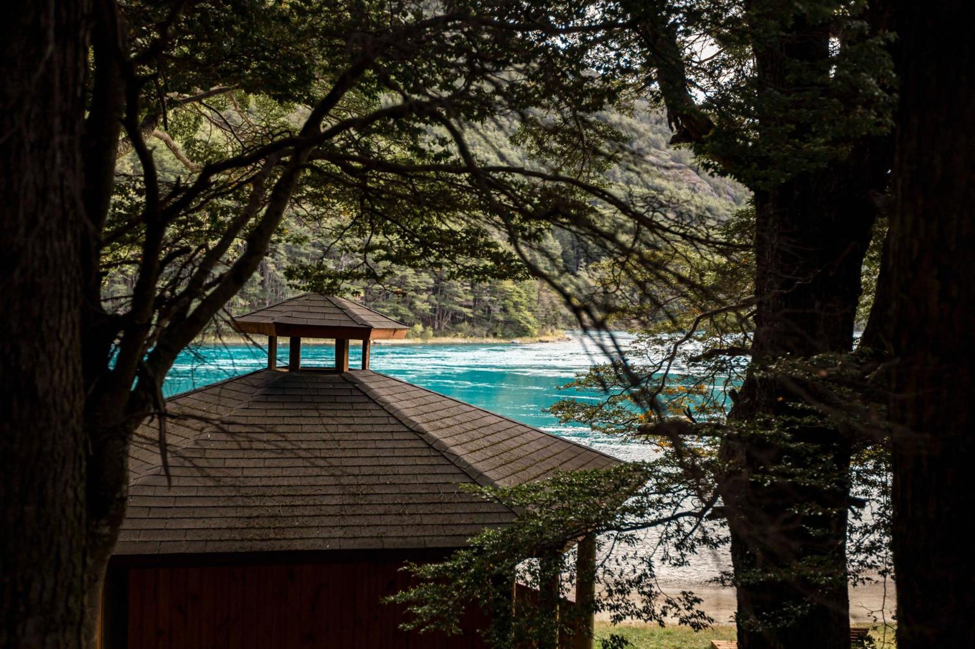 Green Baker Lodge Puerto Bertrand Екстериор снимка