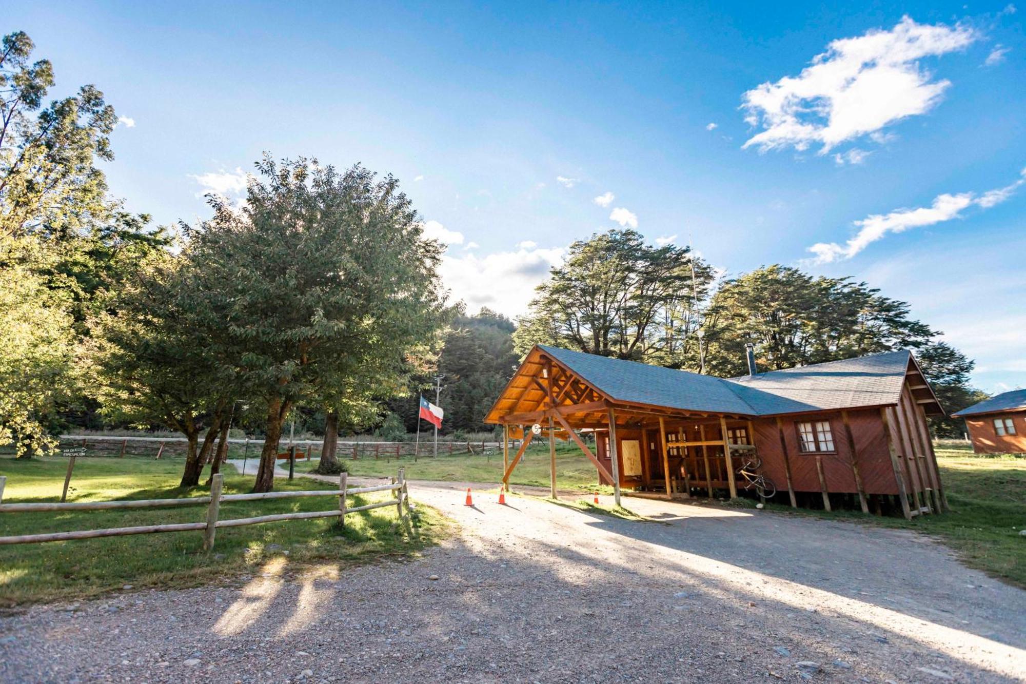 Green Baker Lodge Puerto Bertrand Екстериор снимка